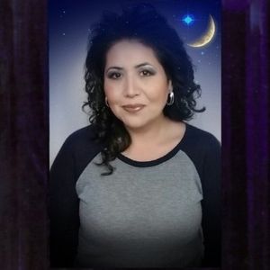 Meet your Posher, Claudia